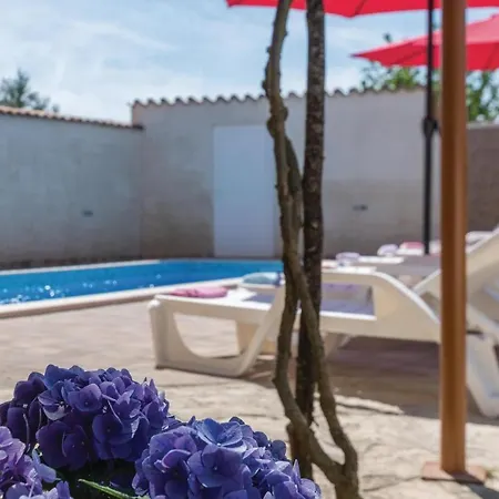 Holiday home 3 Bedroom Beautiful In