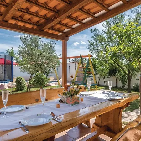 3 Bedroom Beautiful In * Gajana