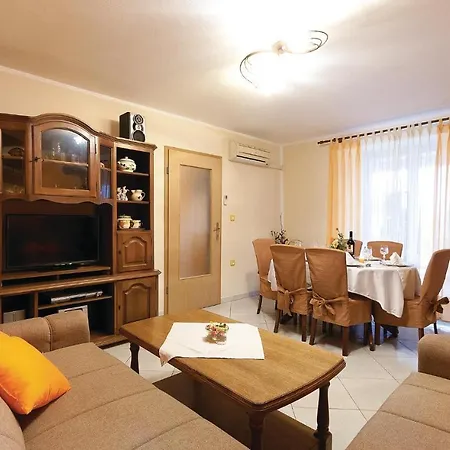 3 Bedroom Beautiful In Holiday home *